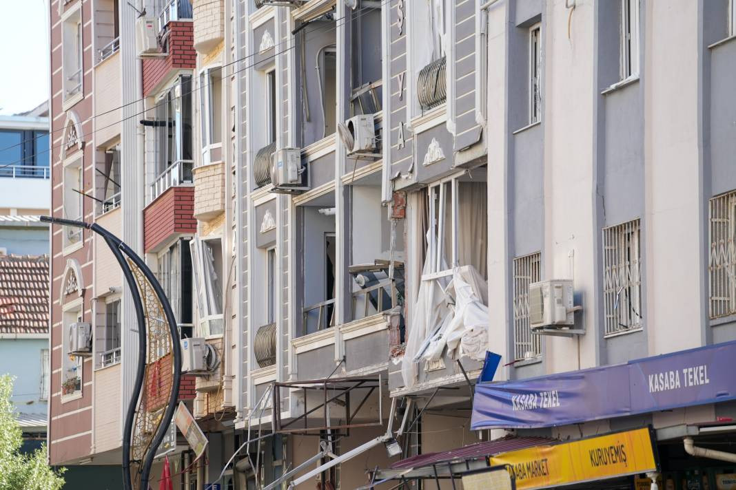 İzmir’deki faciada hasar tespit çalışmaları başladı - Resim: 34